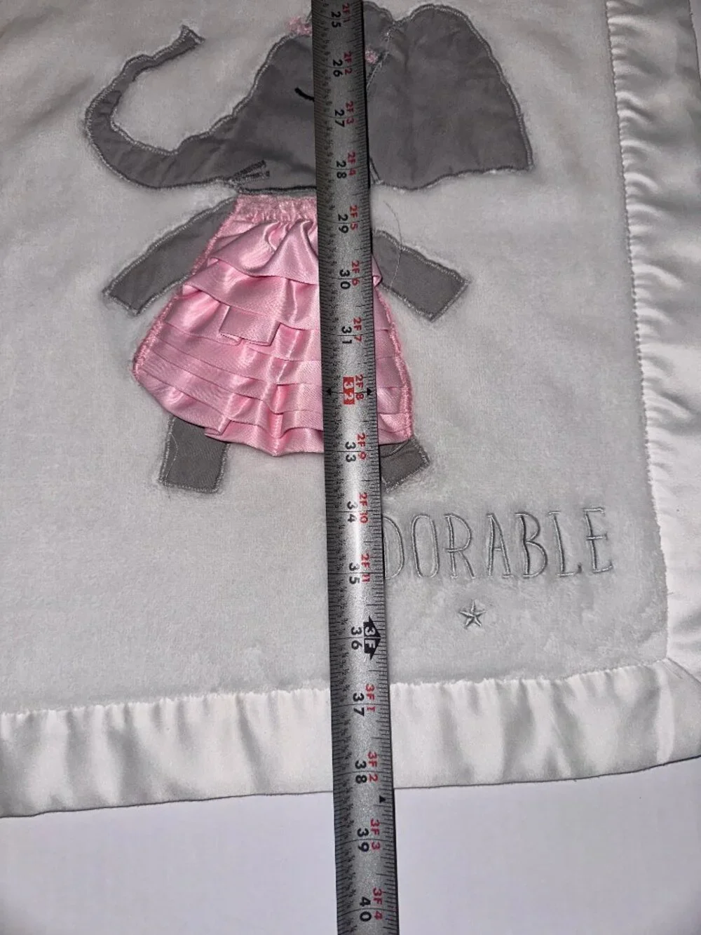 Baby Girl Carter's Carters White Adorable Elephant Baby Blanket Satin Trim RARE